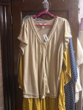 French Laundry Beige V-Neck Pom-Trim Short Sleeve Blouse